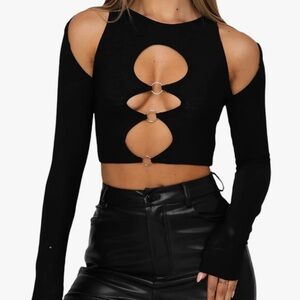 Black Going out top with Rings 🖤 size L